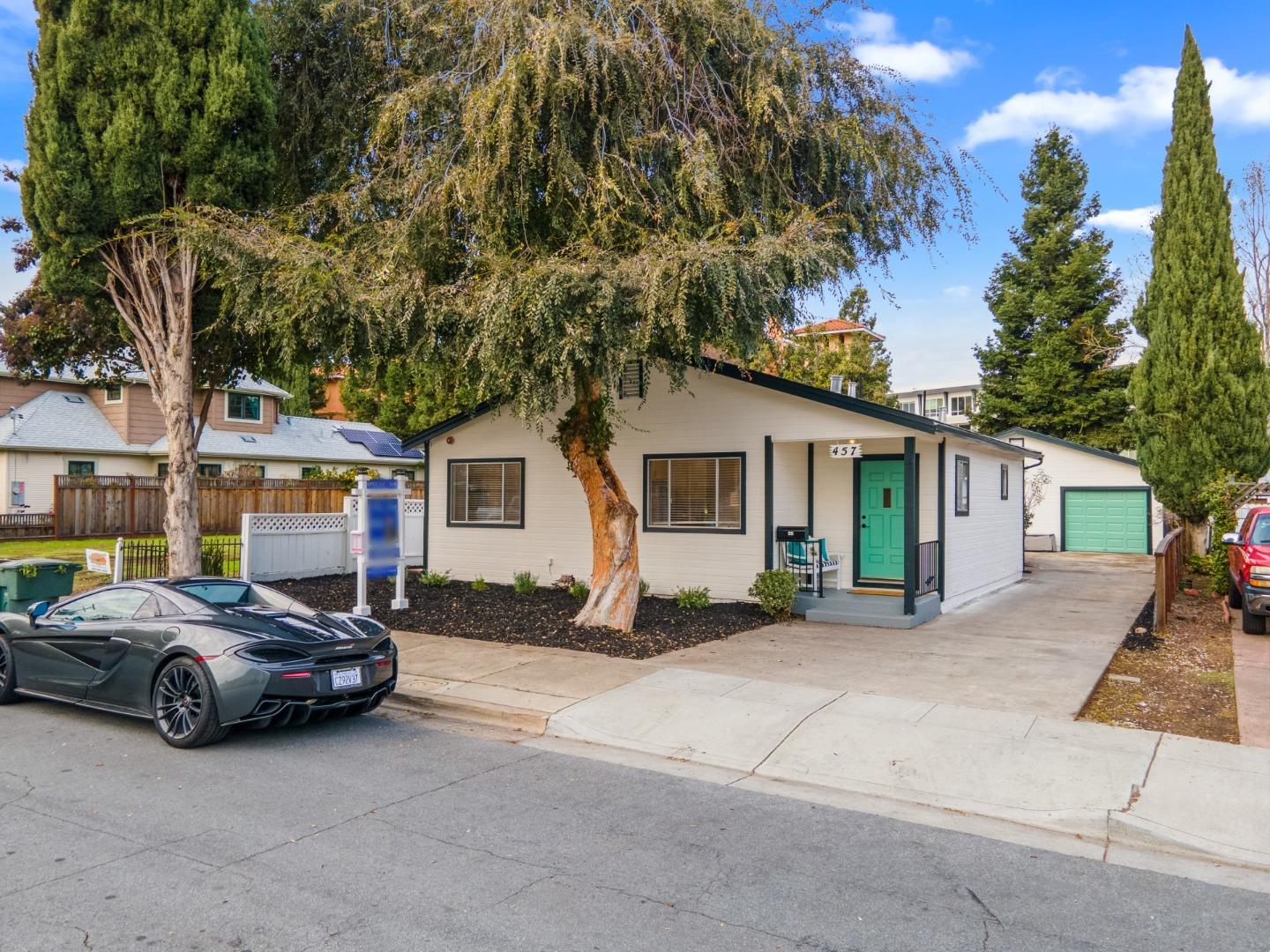 457 E Washington AVE