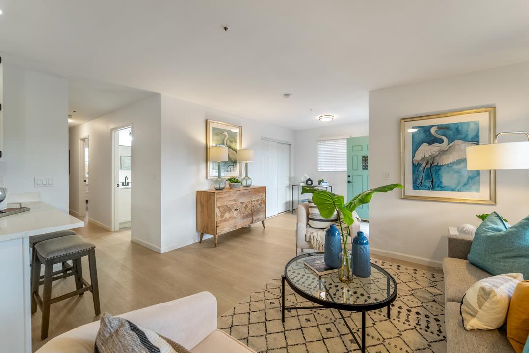 457 E Washington AVE