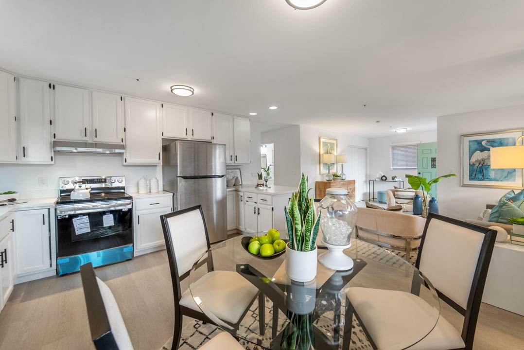 457 E Washington AVE