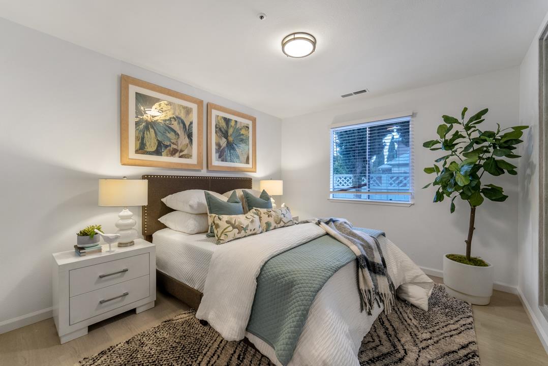 457 E Washington AVE