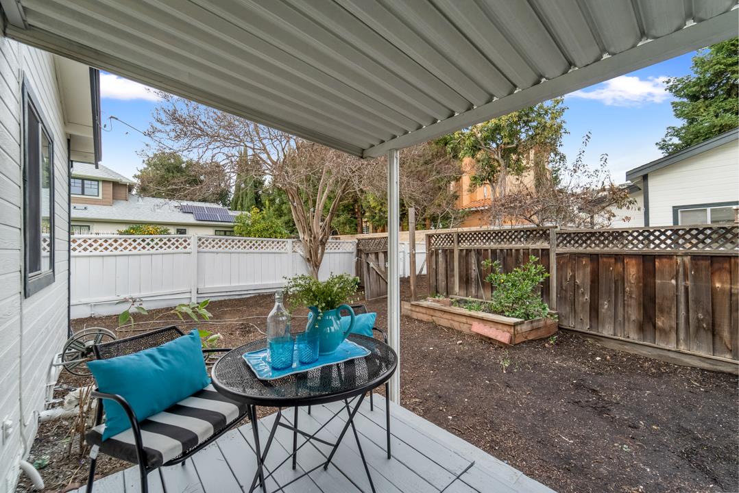 457 E Washington AVE