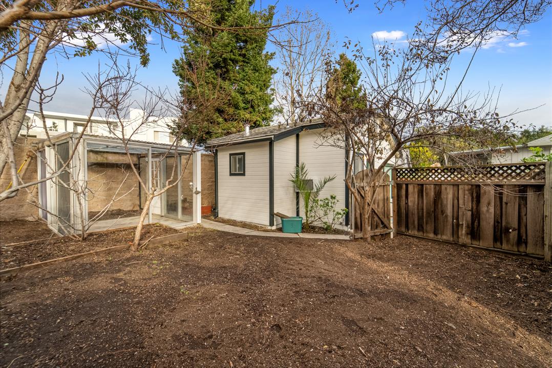 457 E Washington AVE