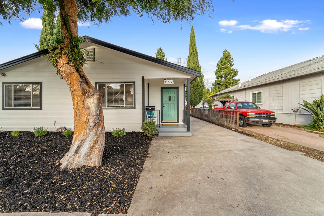 457 E Washington AVE