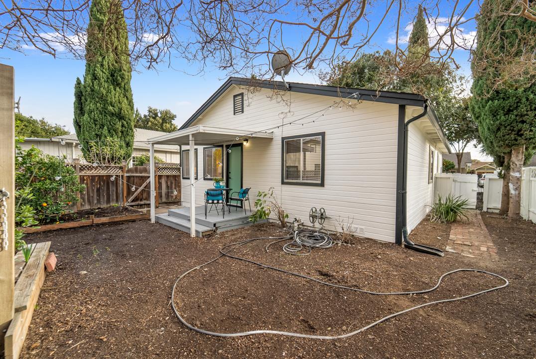 457 E Washington AVE