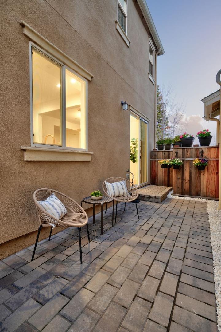 126 English Rose CIR