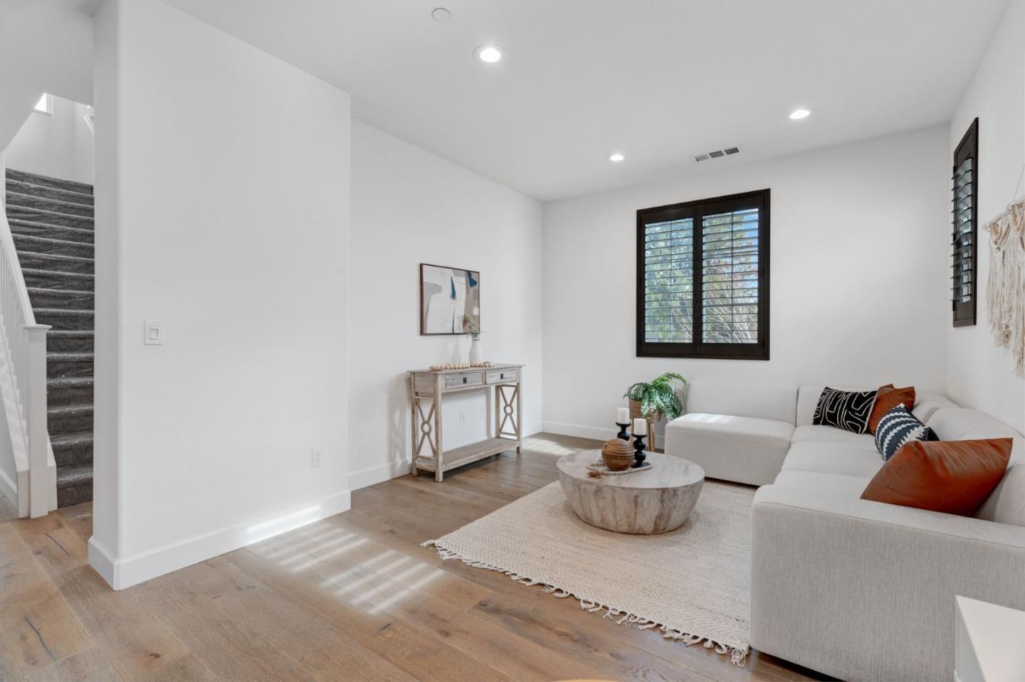 126 English Rose CIR