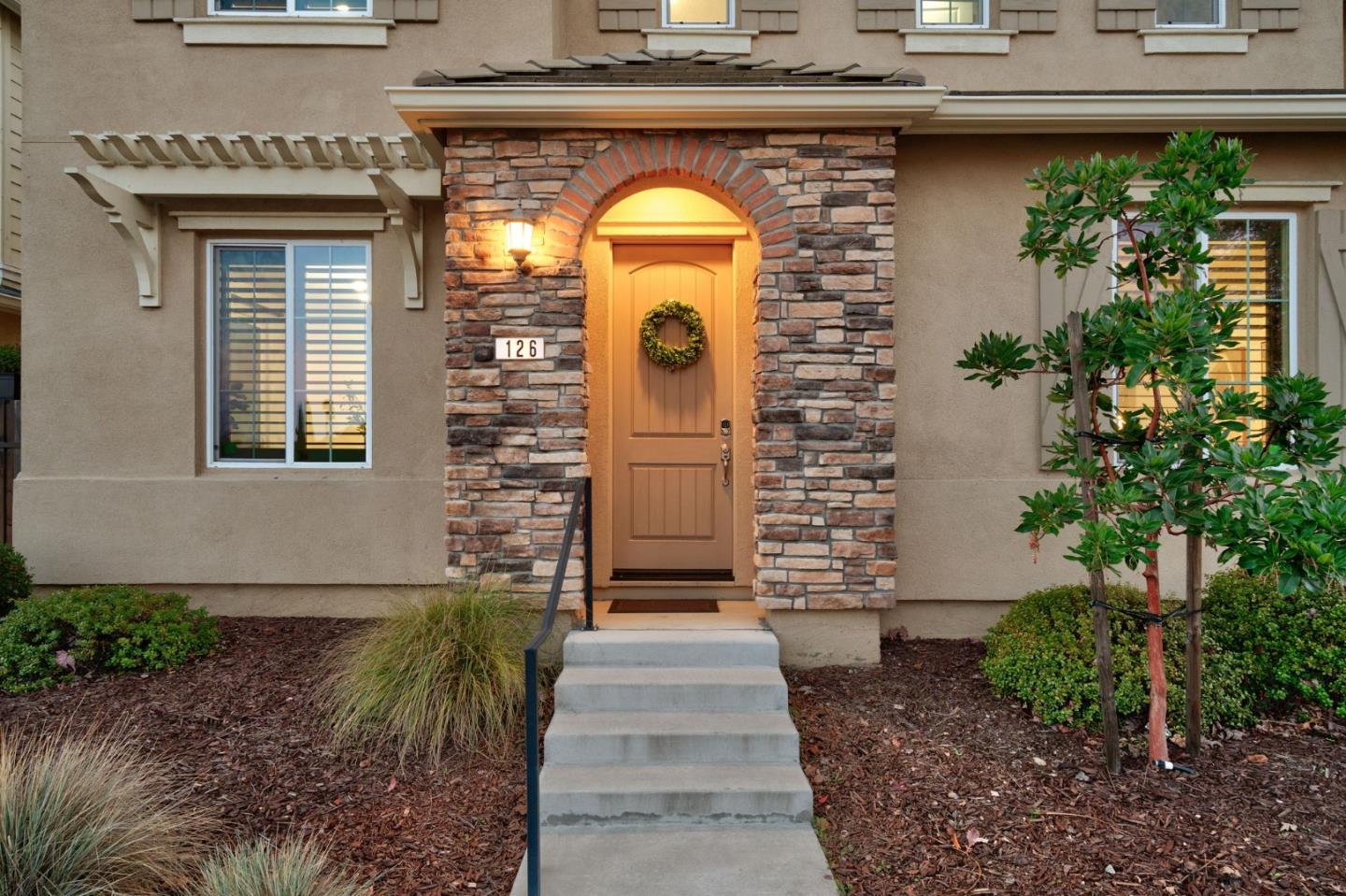 126 English Rose CIR