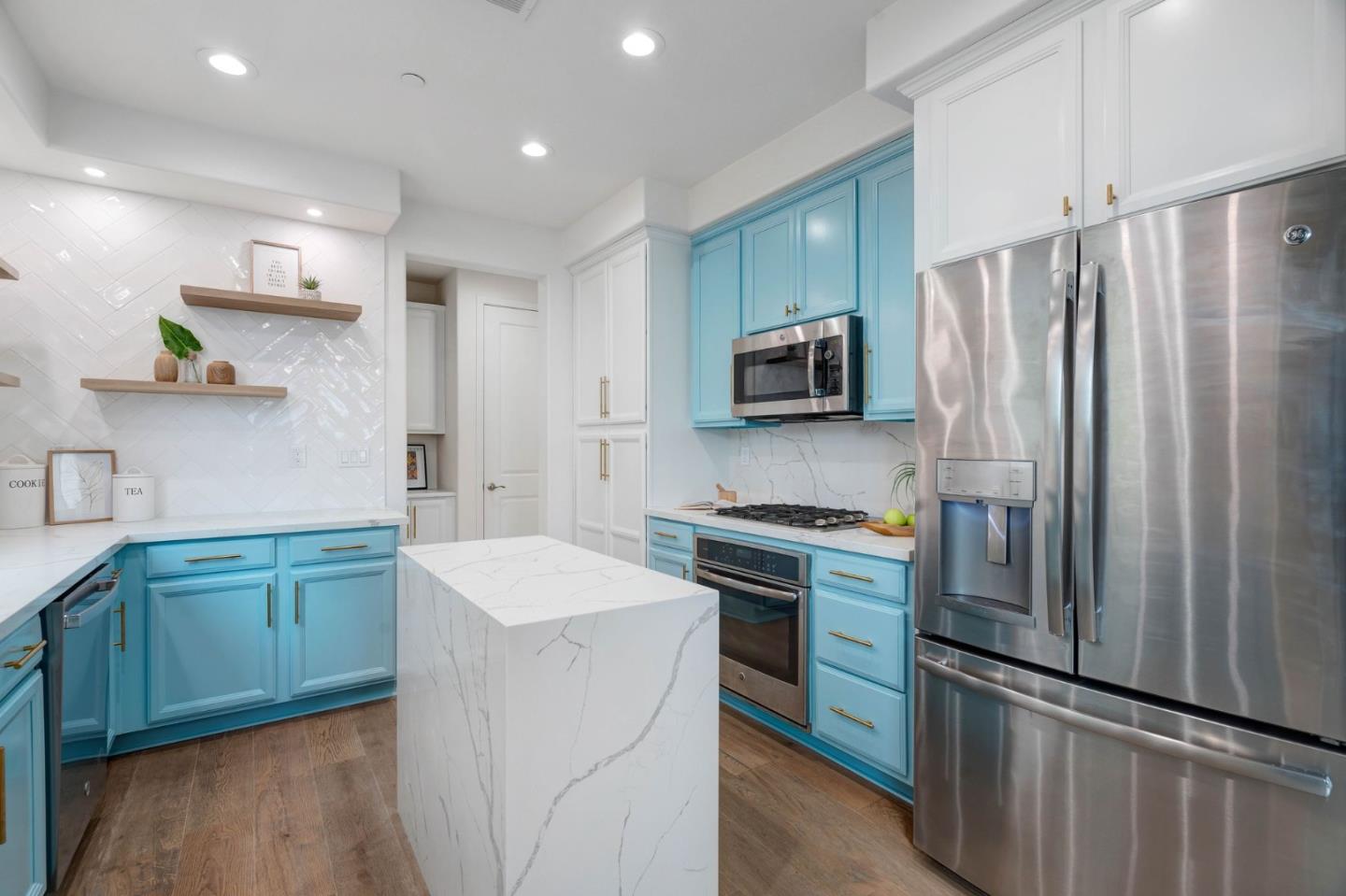 126 English Rose CIR