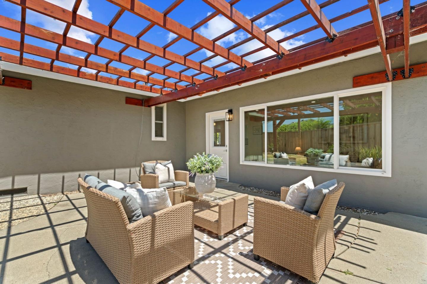 6561 Hidden Creek DR