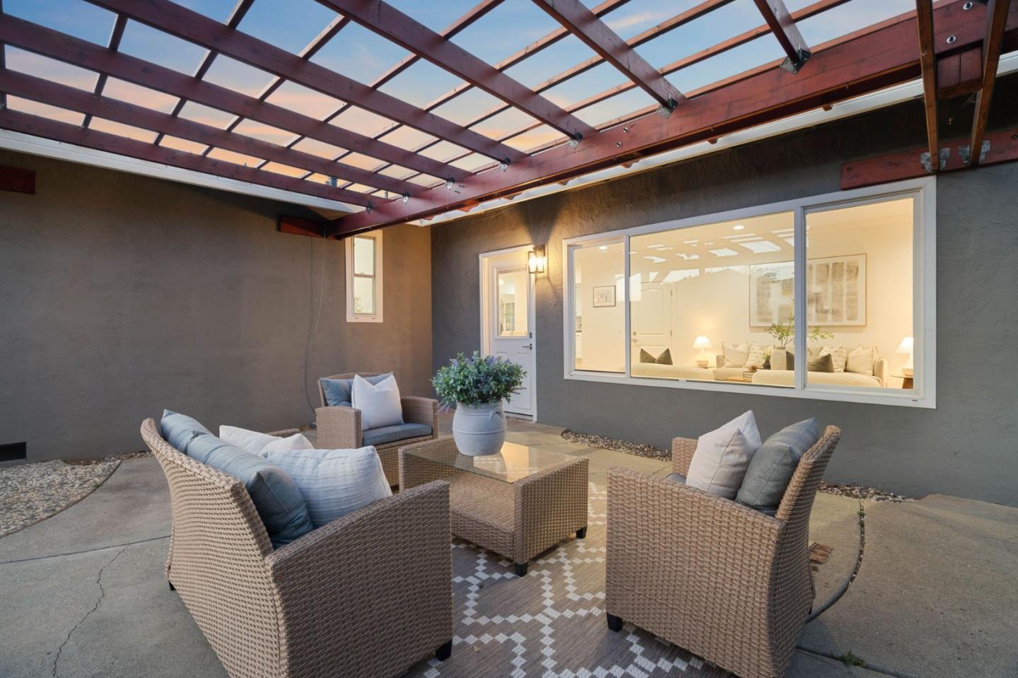 6561 Hidden Creek DR