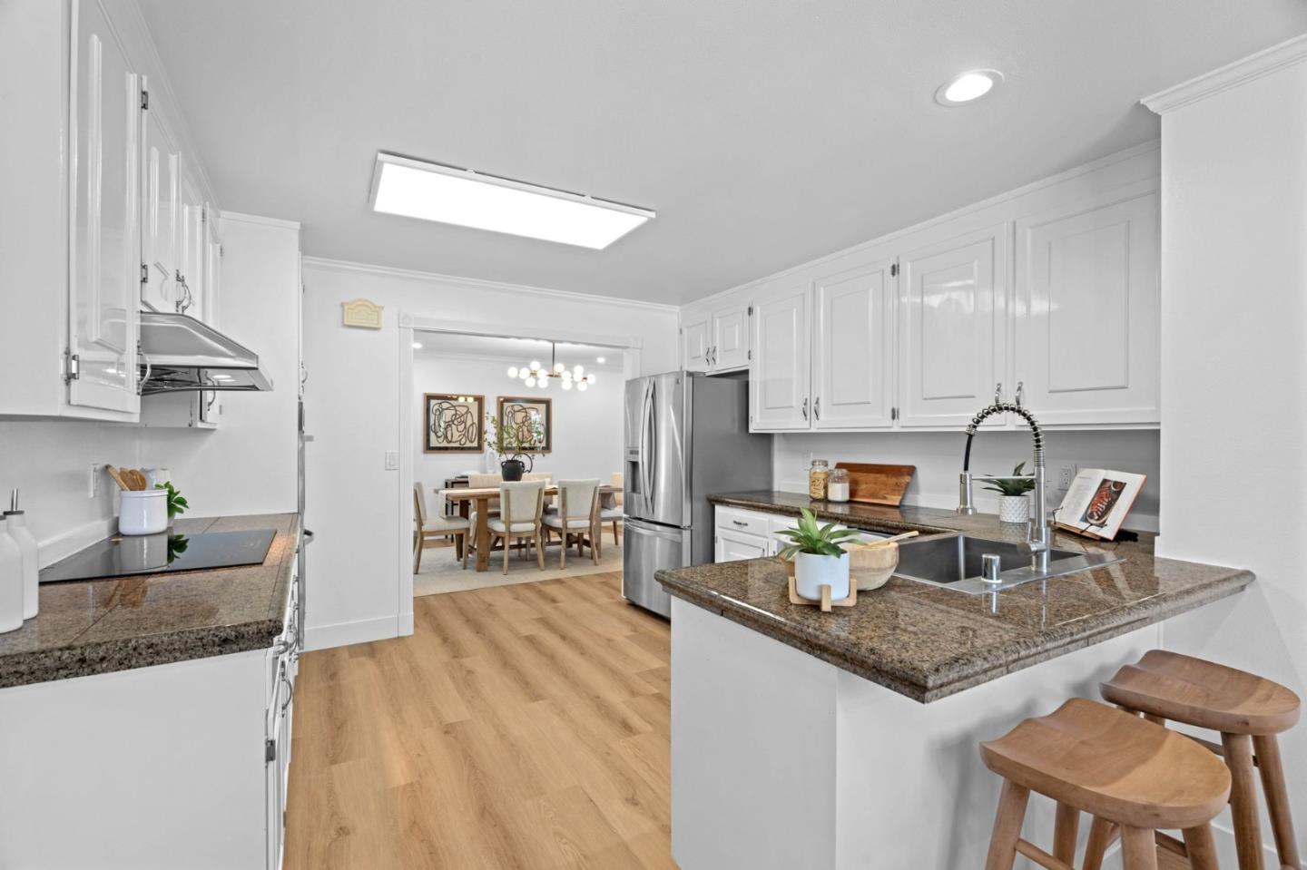 6561 Hidden Creek DR