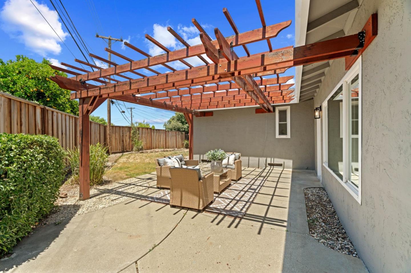 6561 Hidden Creek DR