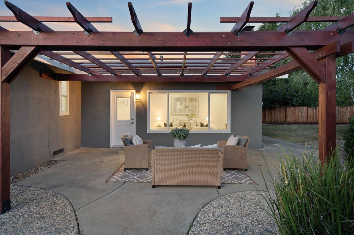 6561 Hidden Creek DR