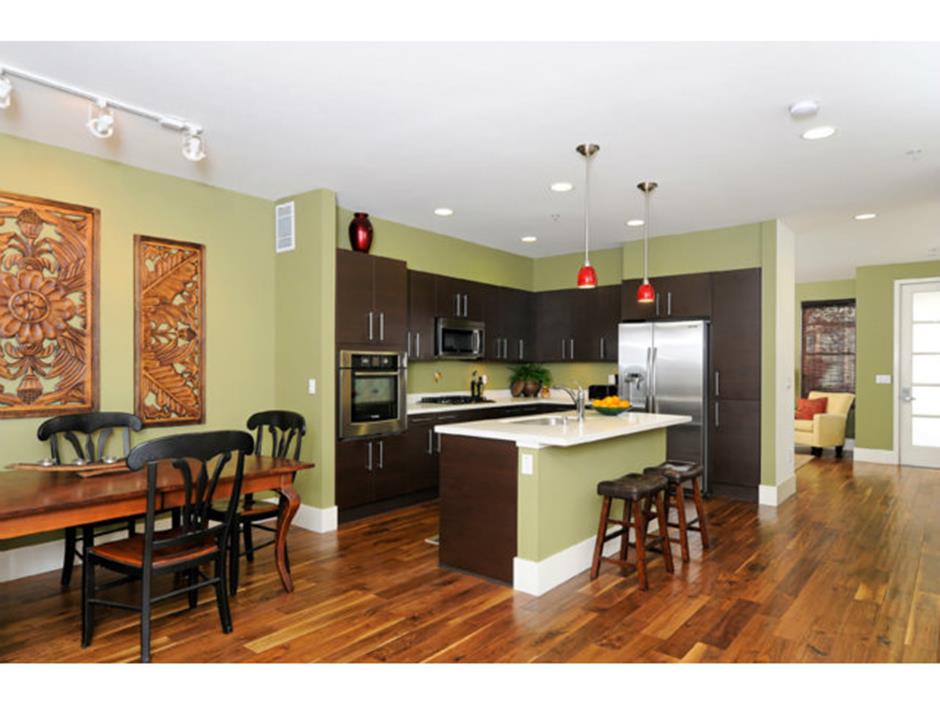886 Altaire Walk