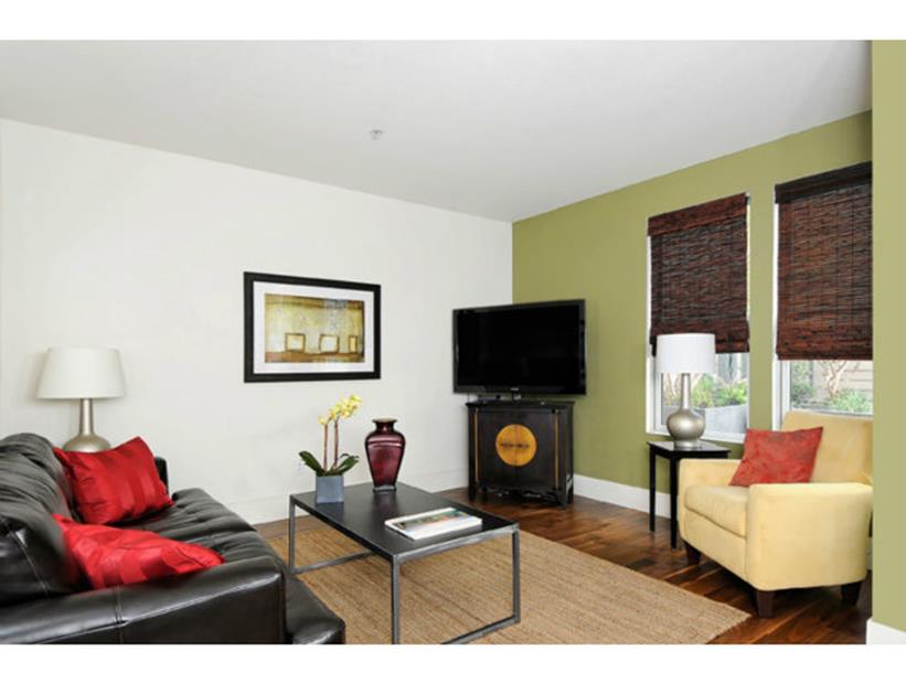 886 Altaire Walk