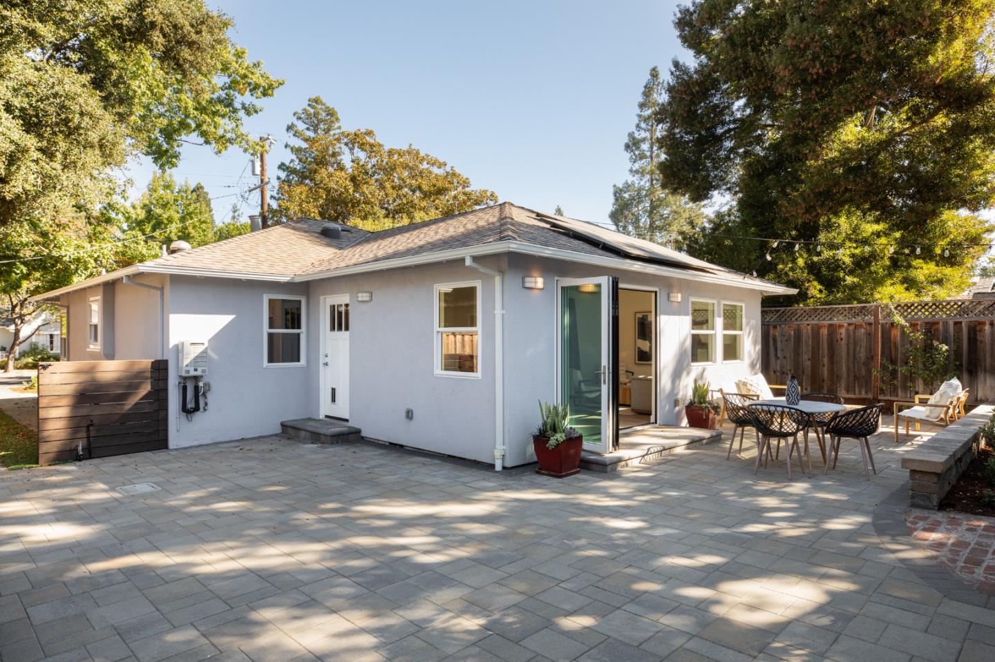 152 Del Monte AVE