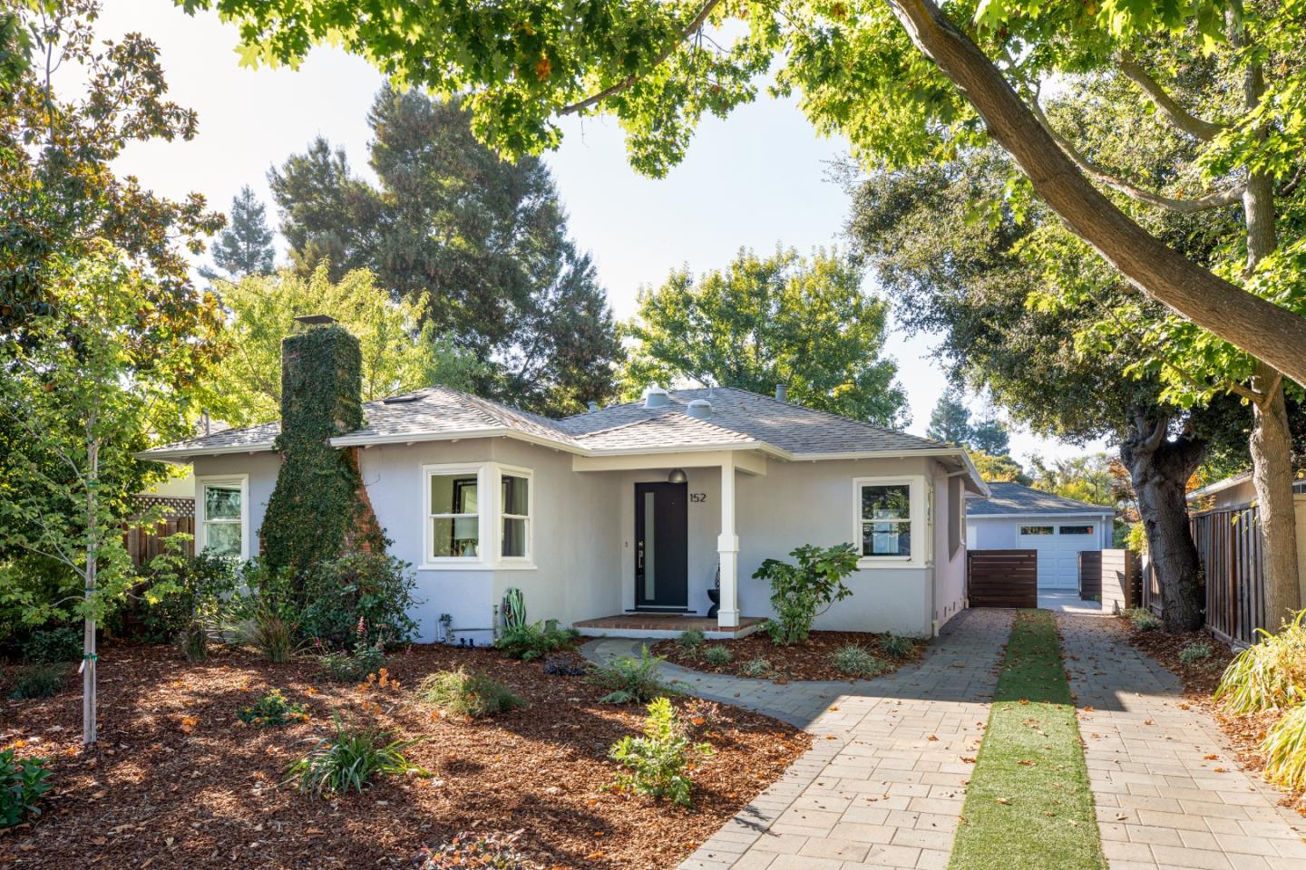 152 Del Monte AVE