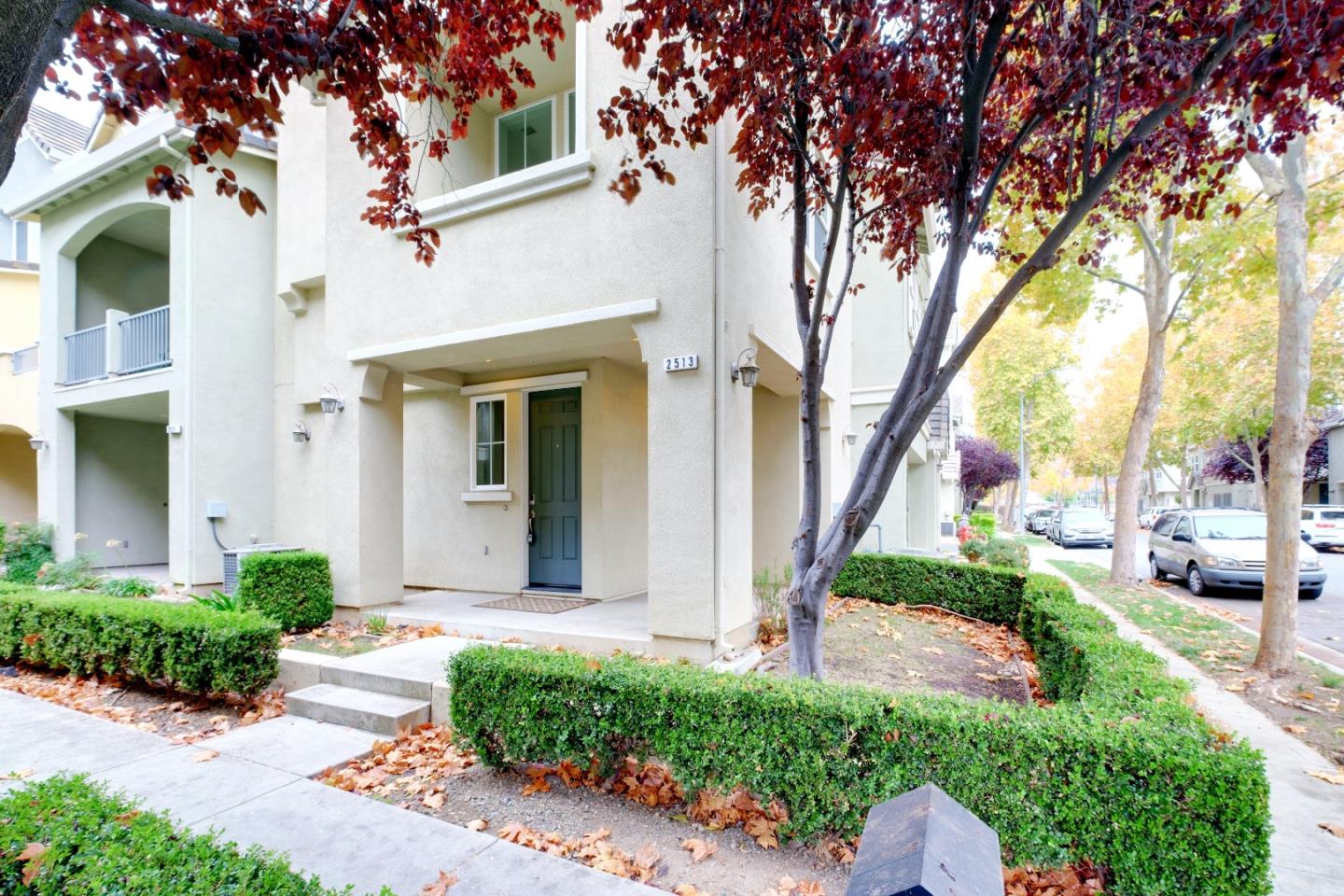 2513 Heron CT