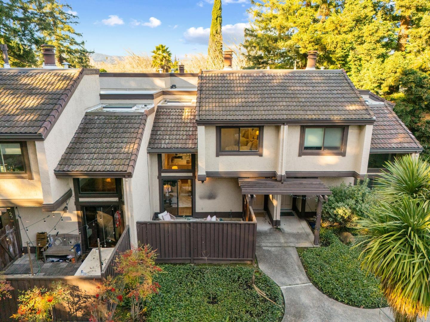 1525 Tyler Park WAY