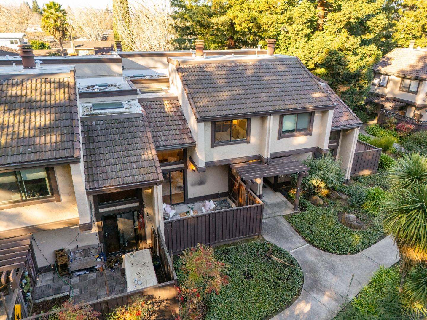 1525 Tyler Park WAY