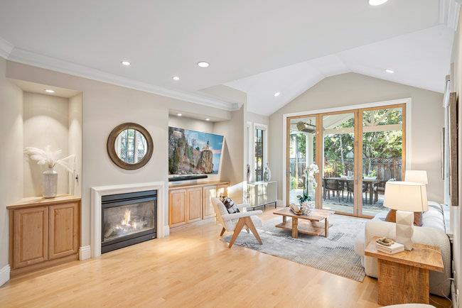 702 Rosewood Drive
