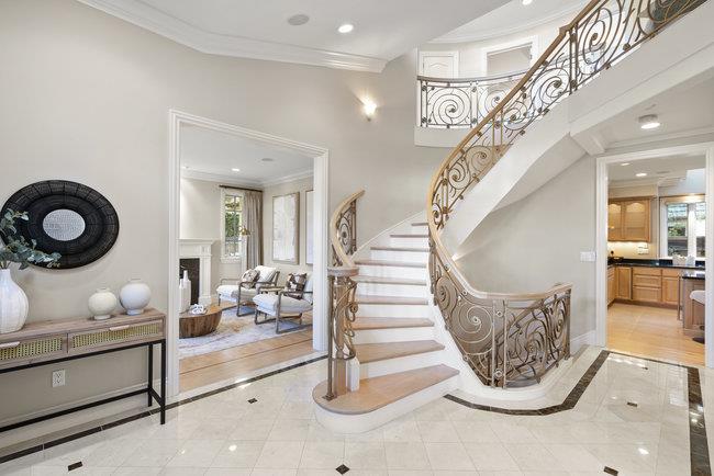 702 Rosewood Drive