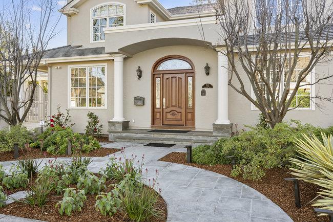 702 Rosewood Drive