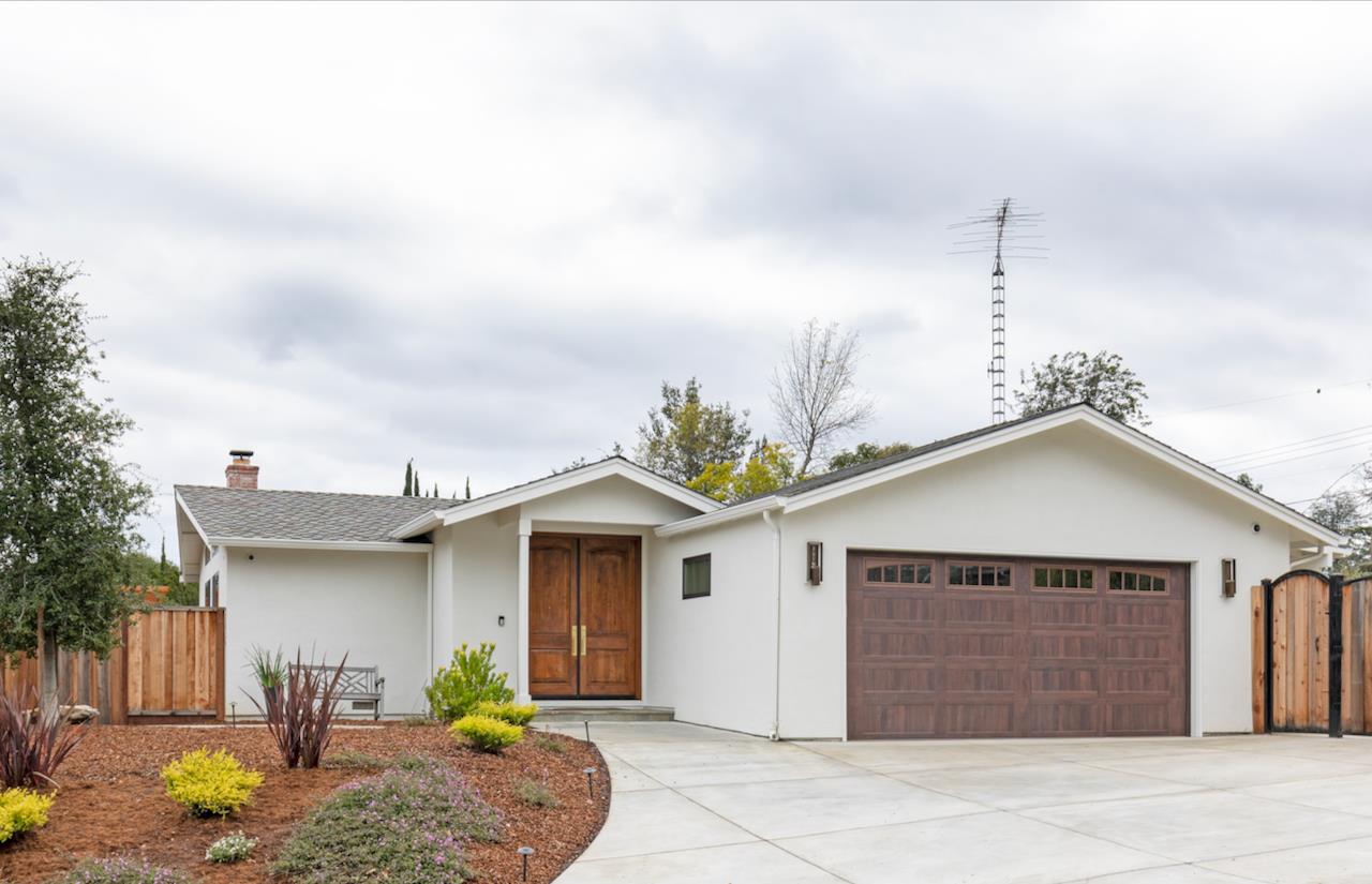 1570 Wistaria LN