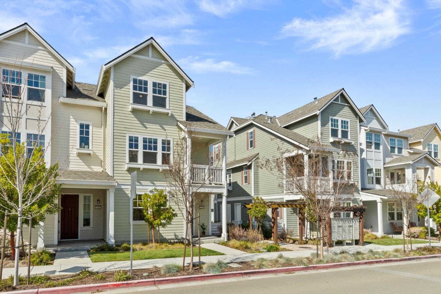 3908 Degree LN