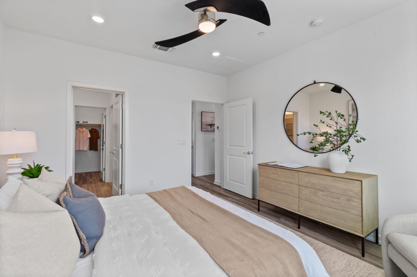 3908 Degree LN