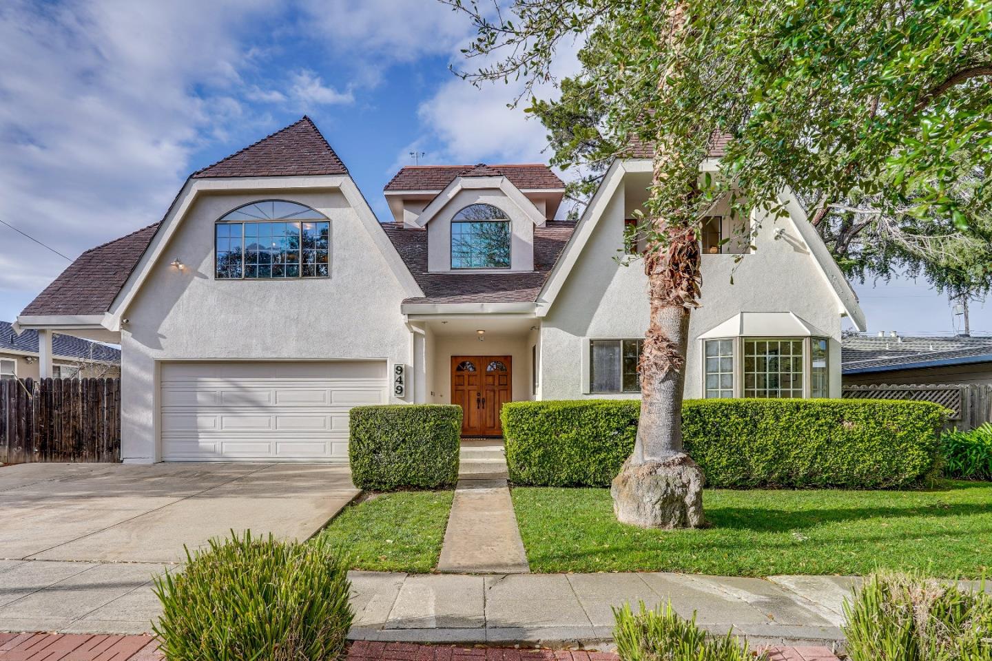 949 Cascade DR