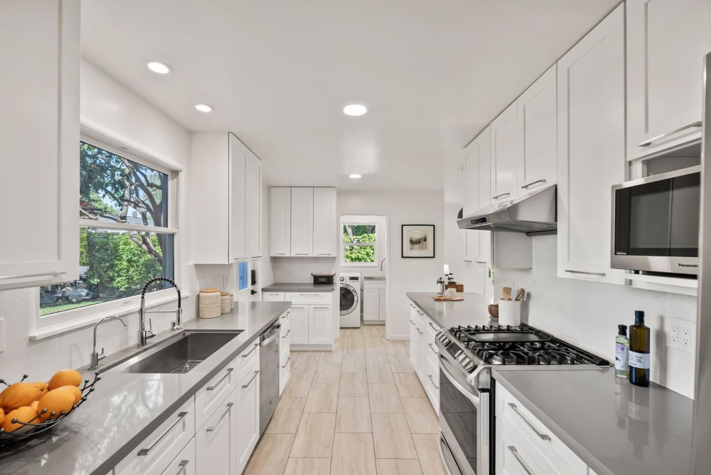 1465 Bonita AVE