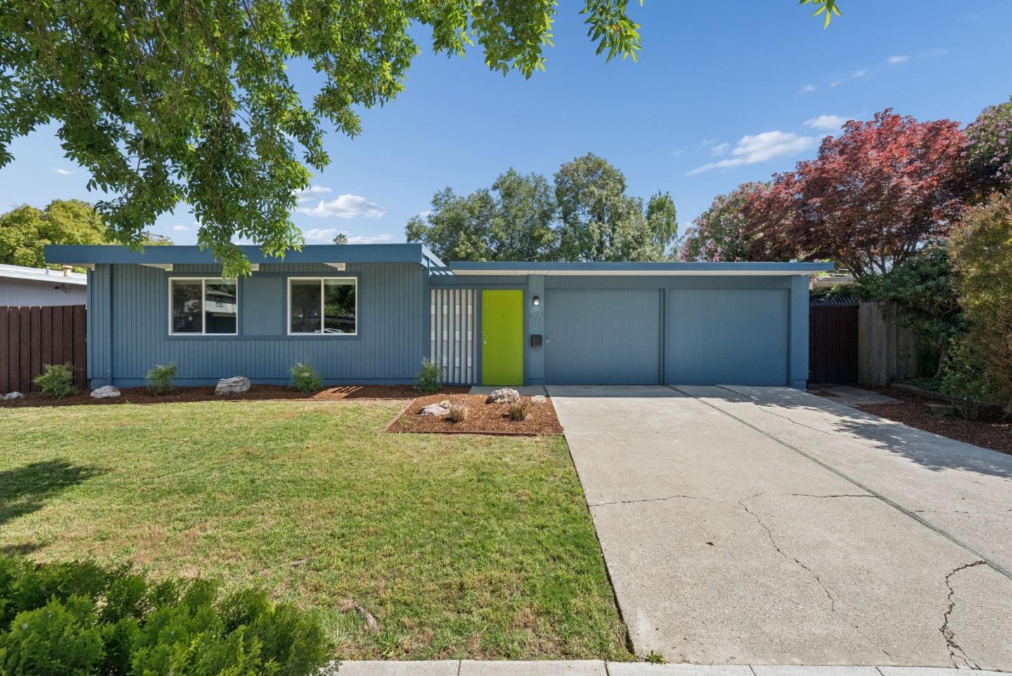 822 Dartshire Way