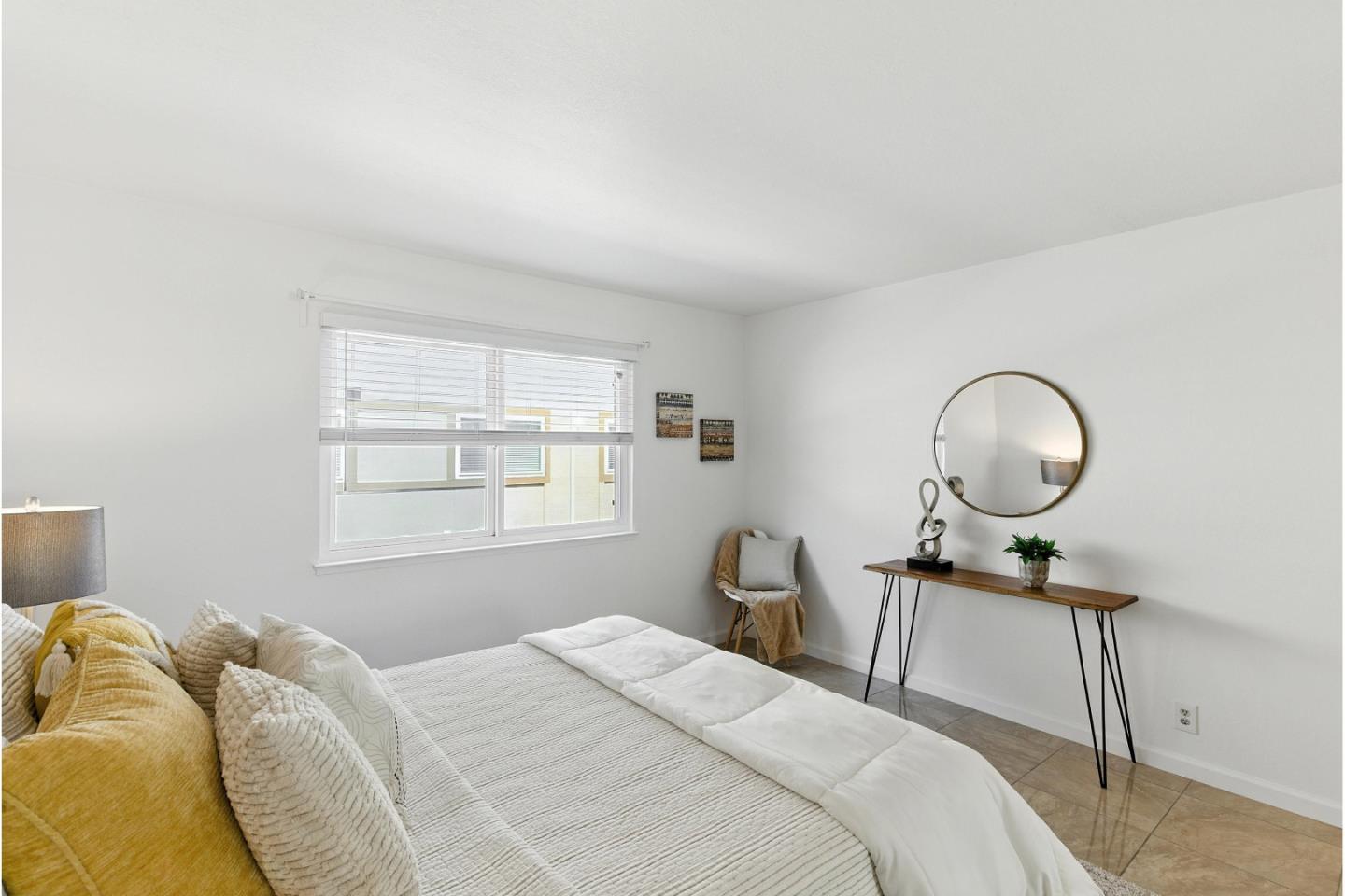 2454 West Bayshore Road 7