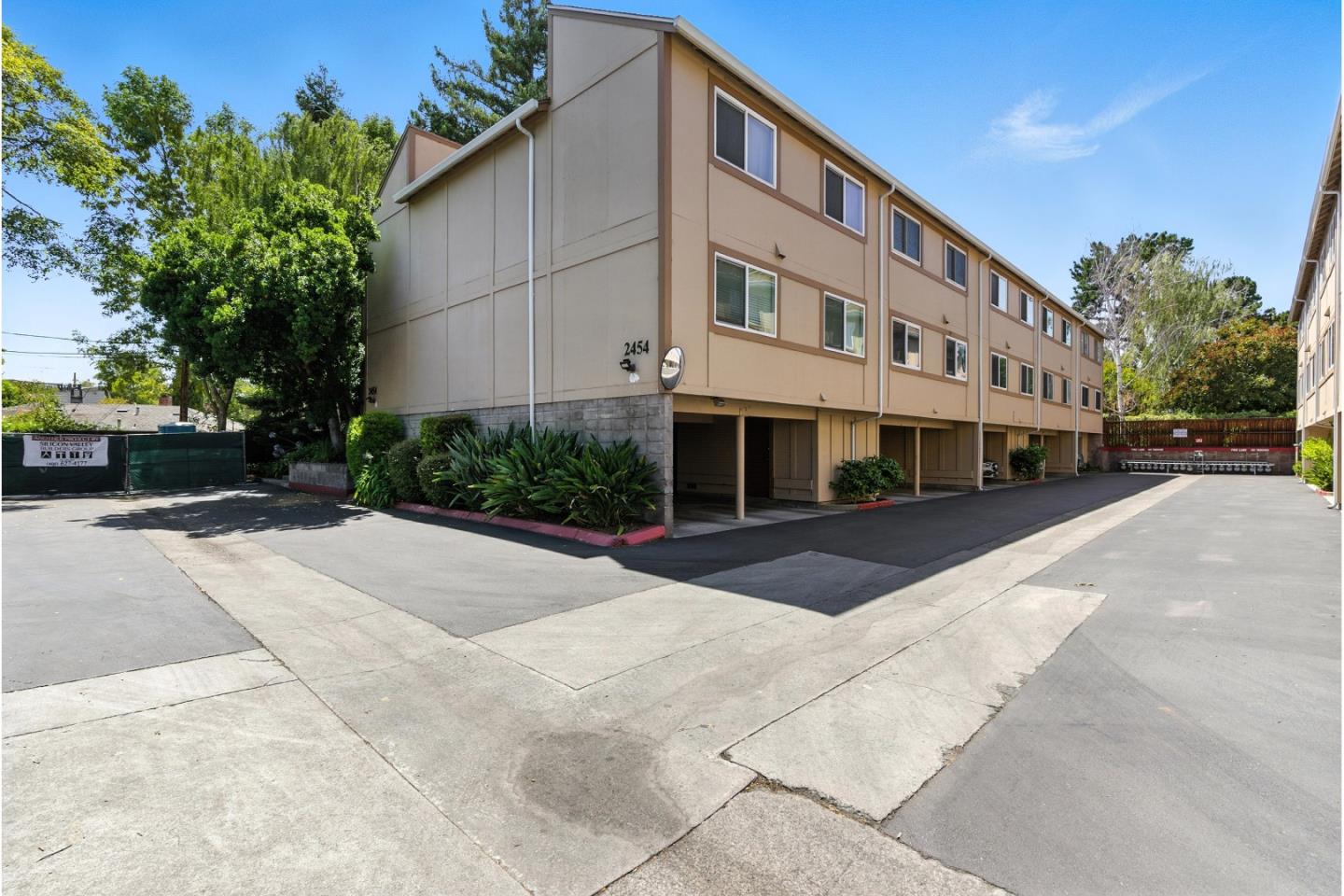 2454 West Bayshore Road 7