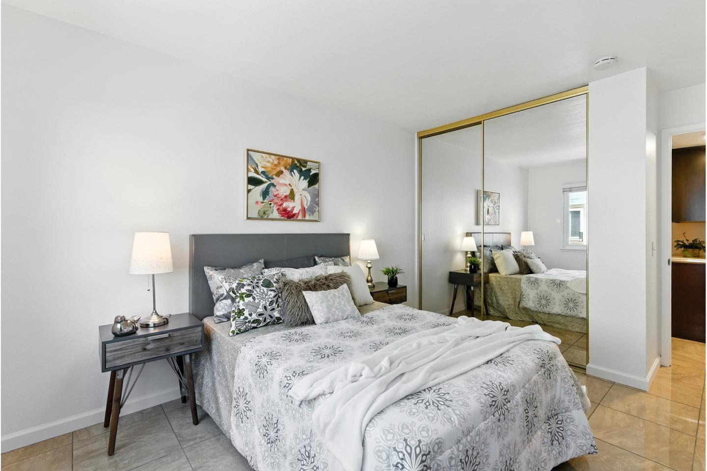 2454 West Bayshore Road 7