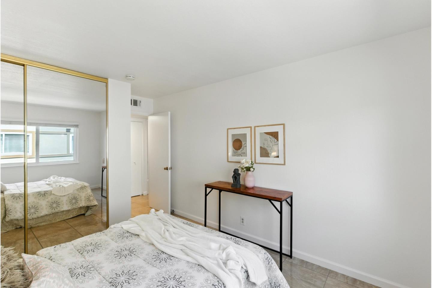 2454 West Bayshore Road 7