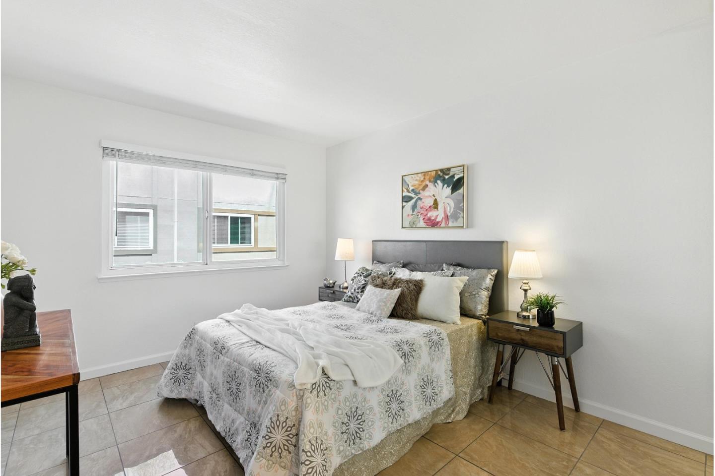 2454 West Bayshore Road 7