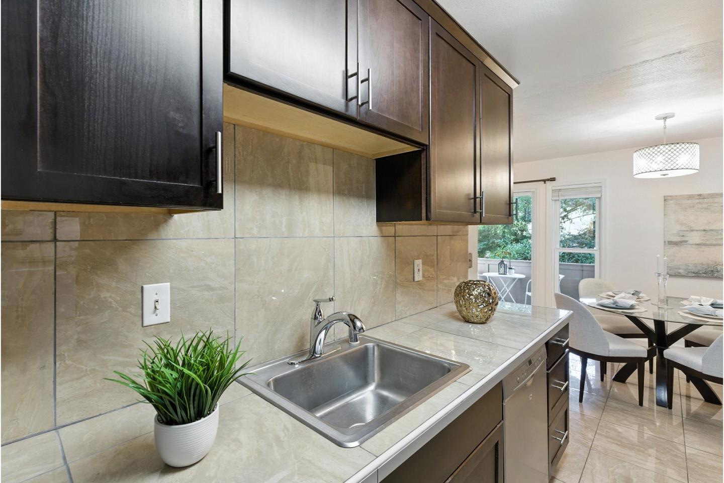 2454 West Bayshore Road 7