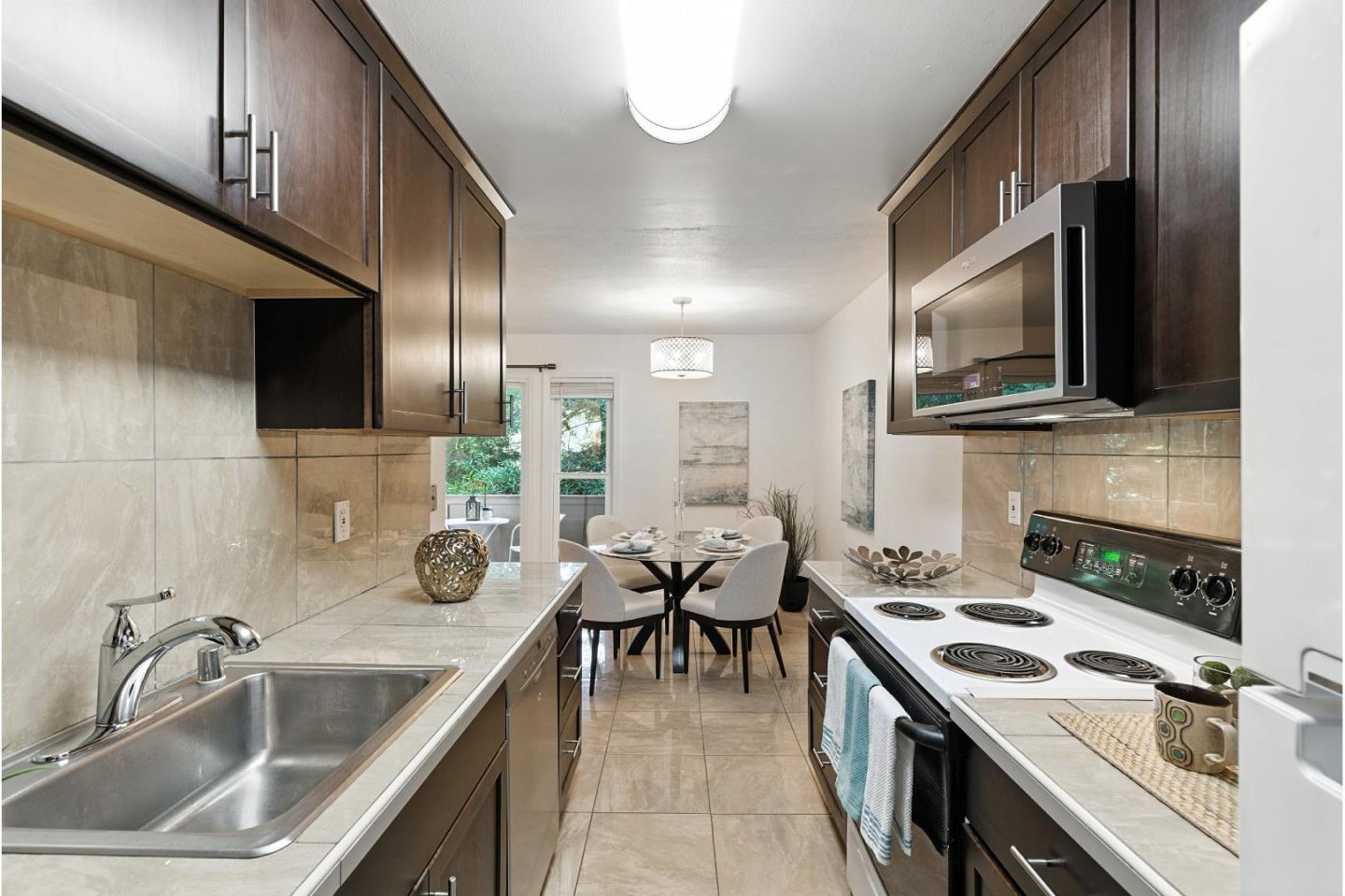 2454 West Bayshore Road 7