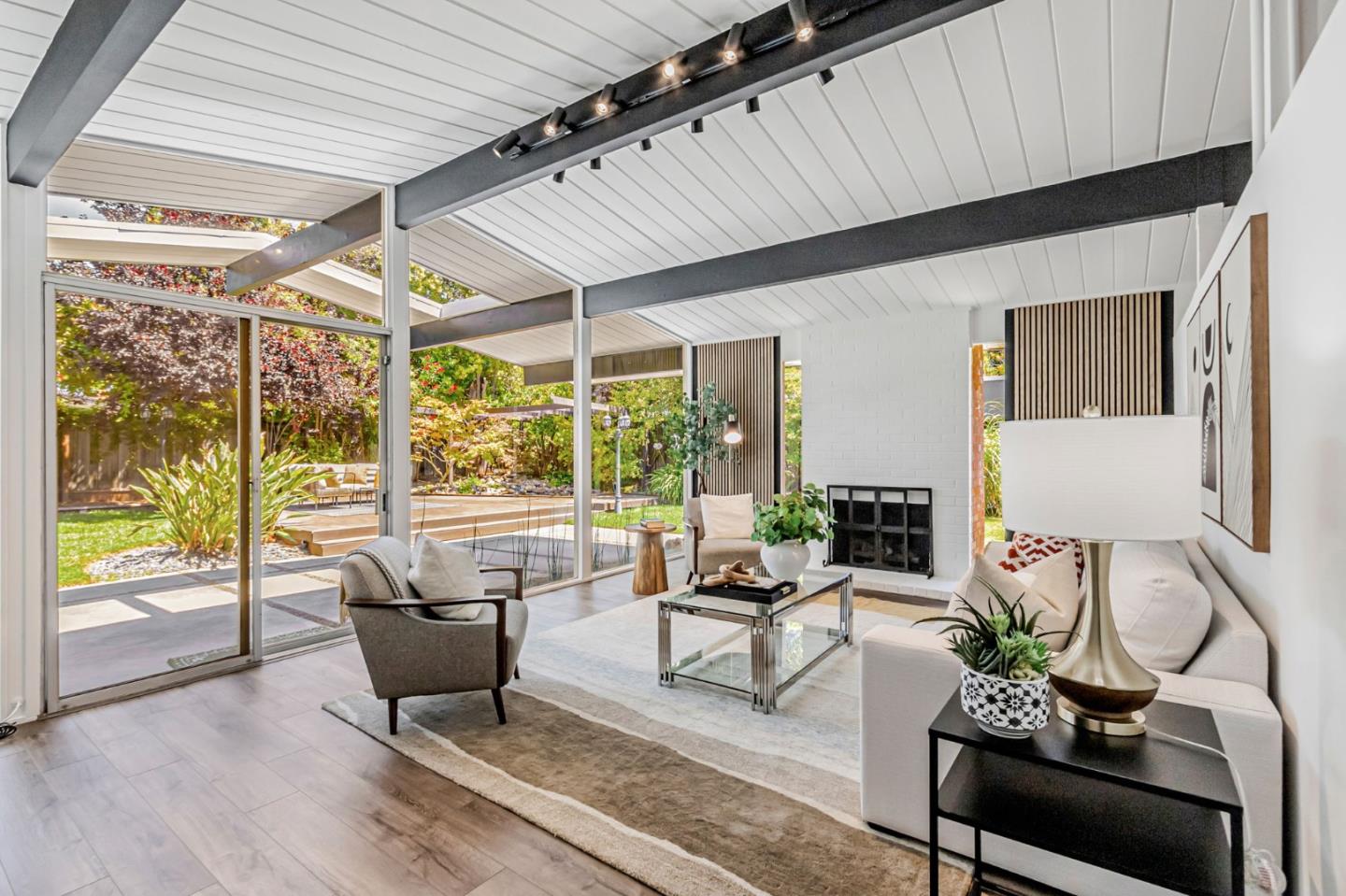 1650 Edmonton Avenue