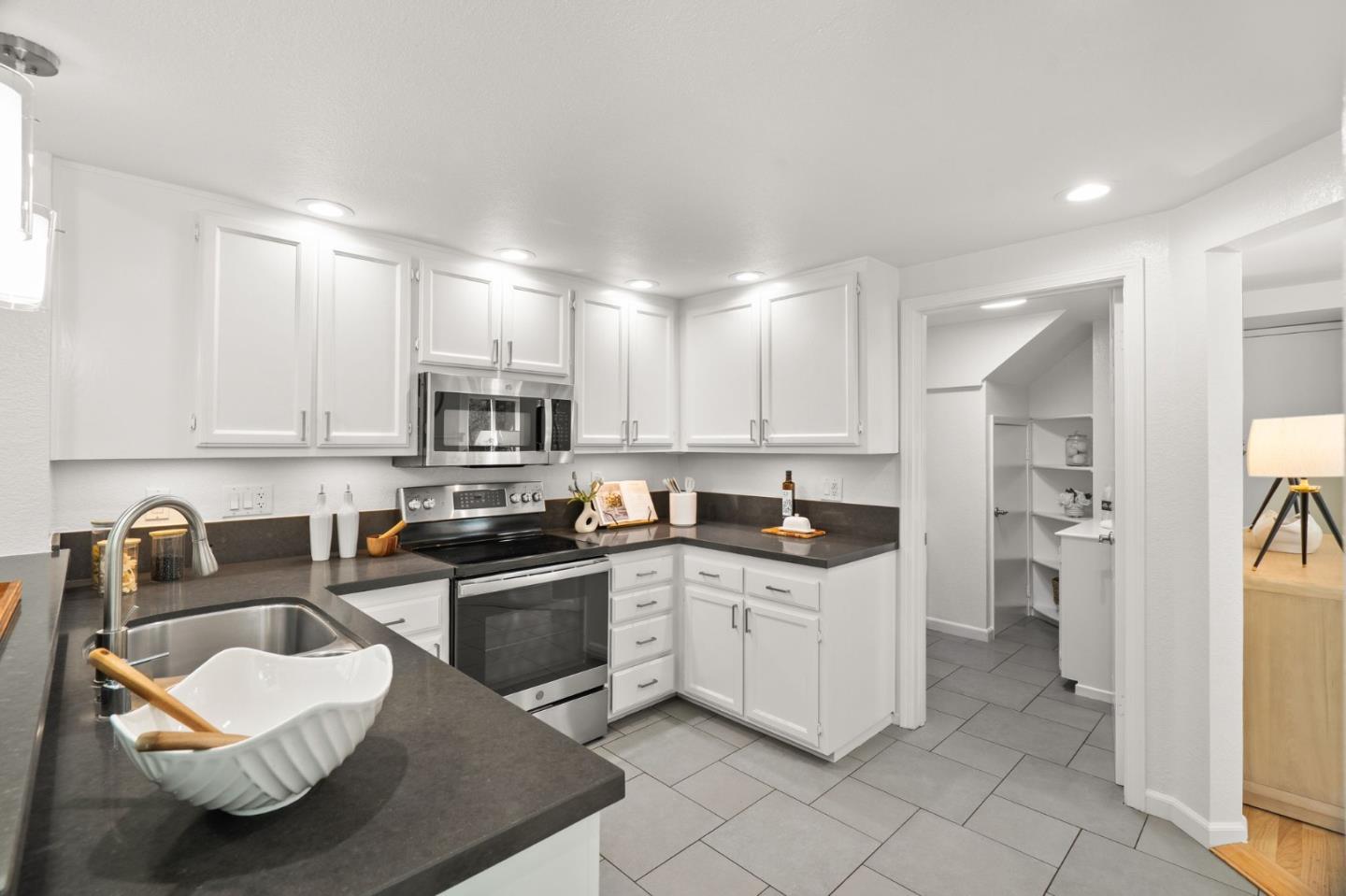 462 Mountain Laurel Court