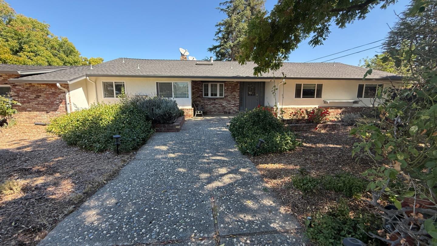 1221 Covington Road