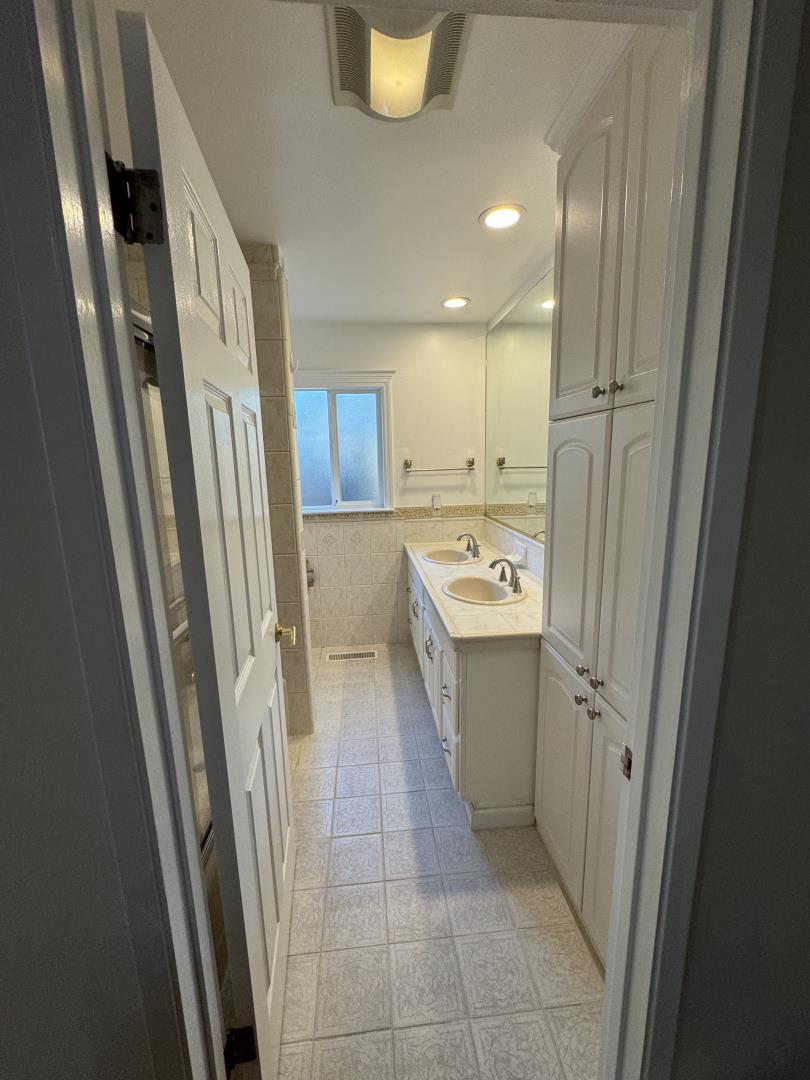 1221 Covington Road