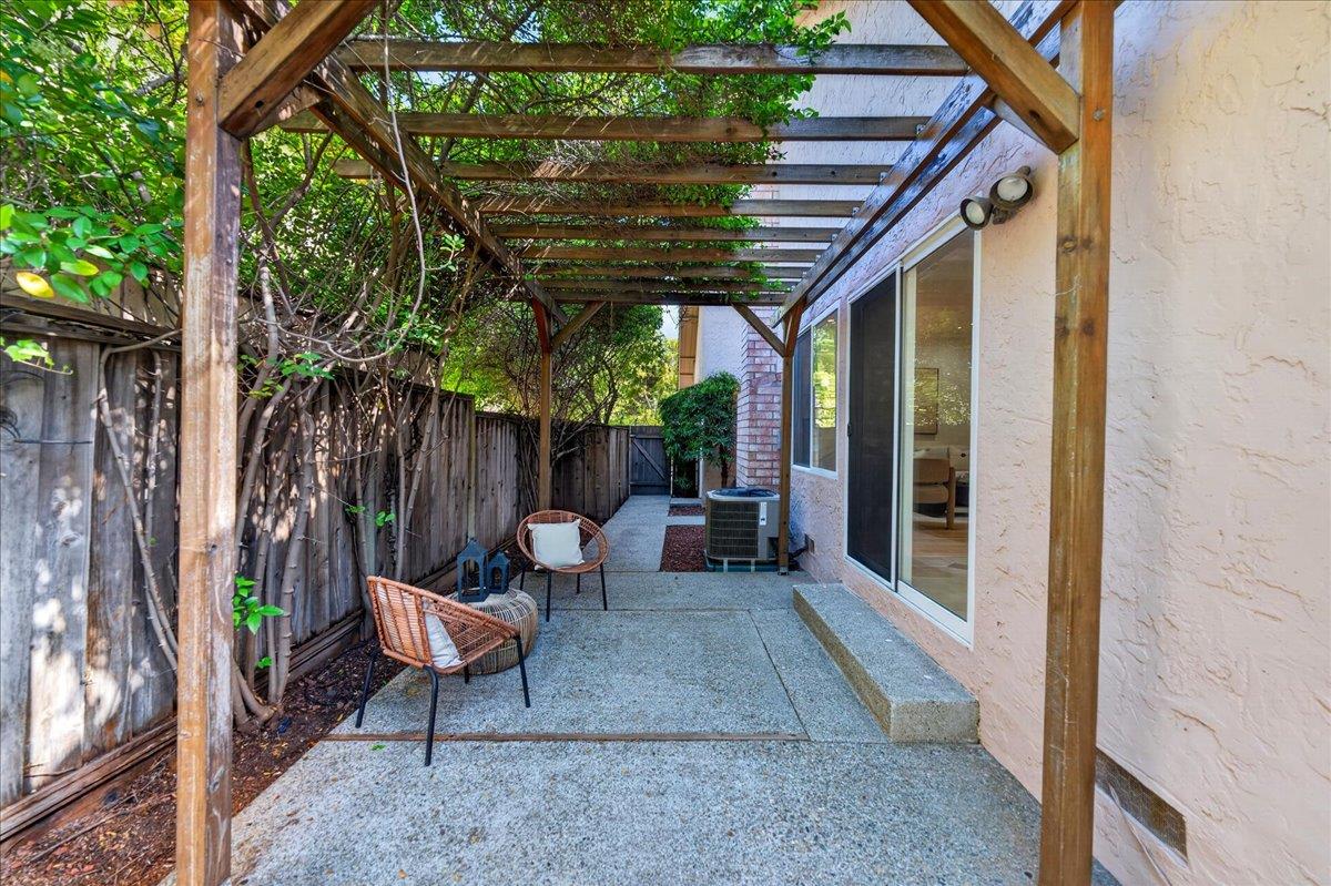 1113 McIntosh Creek Drive