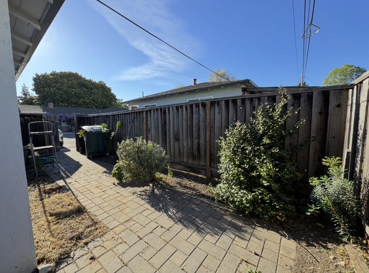 123 Evandale Avenue B