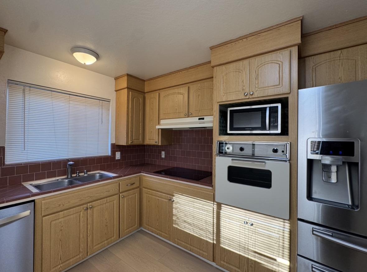 123 Evandale Avenue B