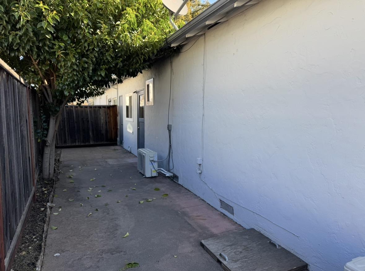 123 Evandale Avenue B