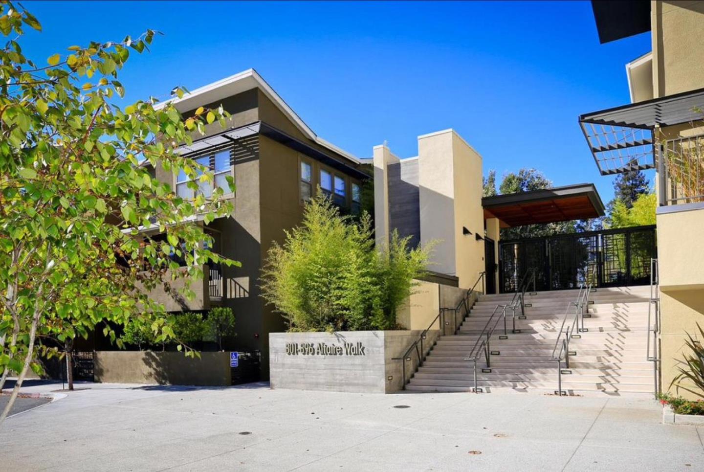 889 Altaire Walk