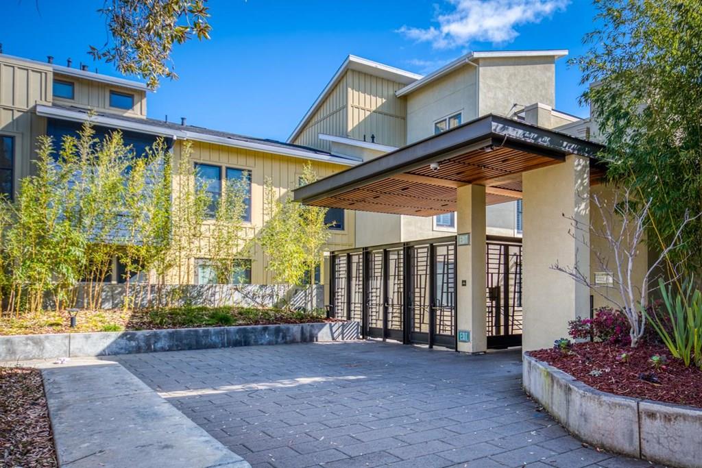 889 Altaire Walk